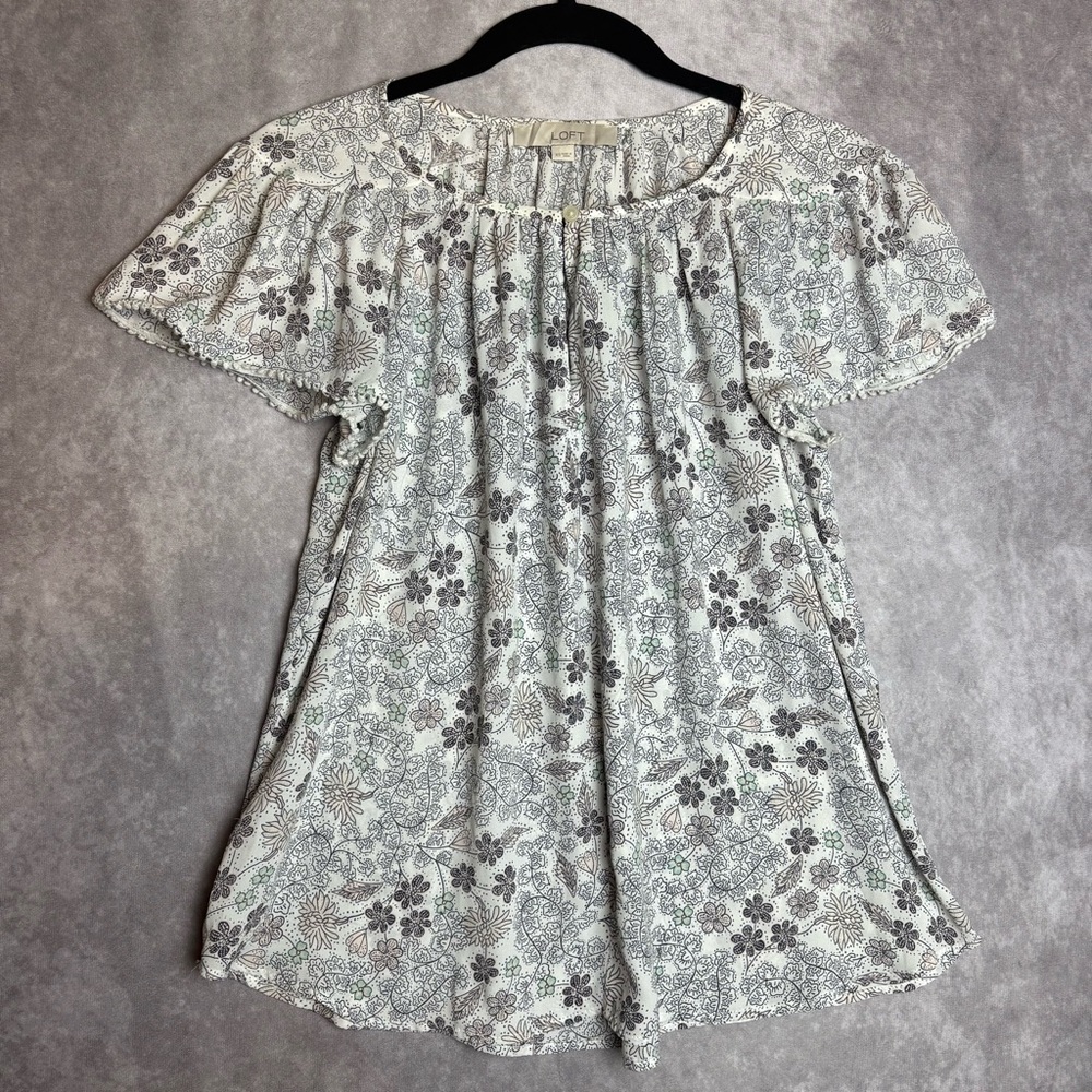 LOFT White Gray Pink Floral Flutter Sleeve Smocked Blouse Size XS